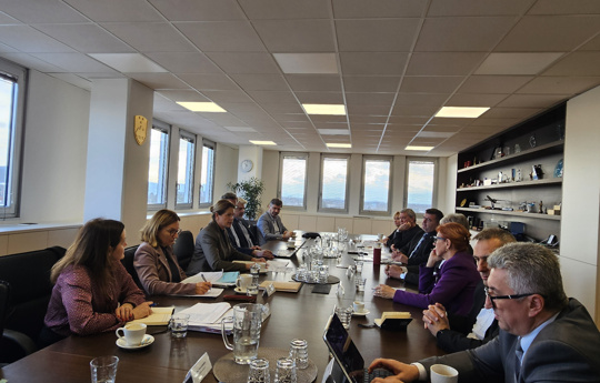 Pet milijonov evrov za okolju prijaznejše prevozništvo