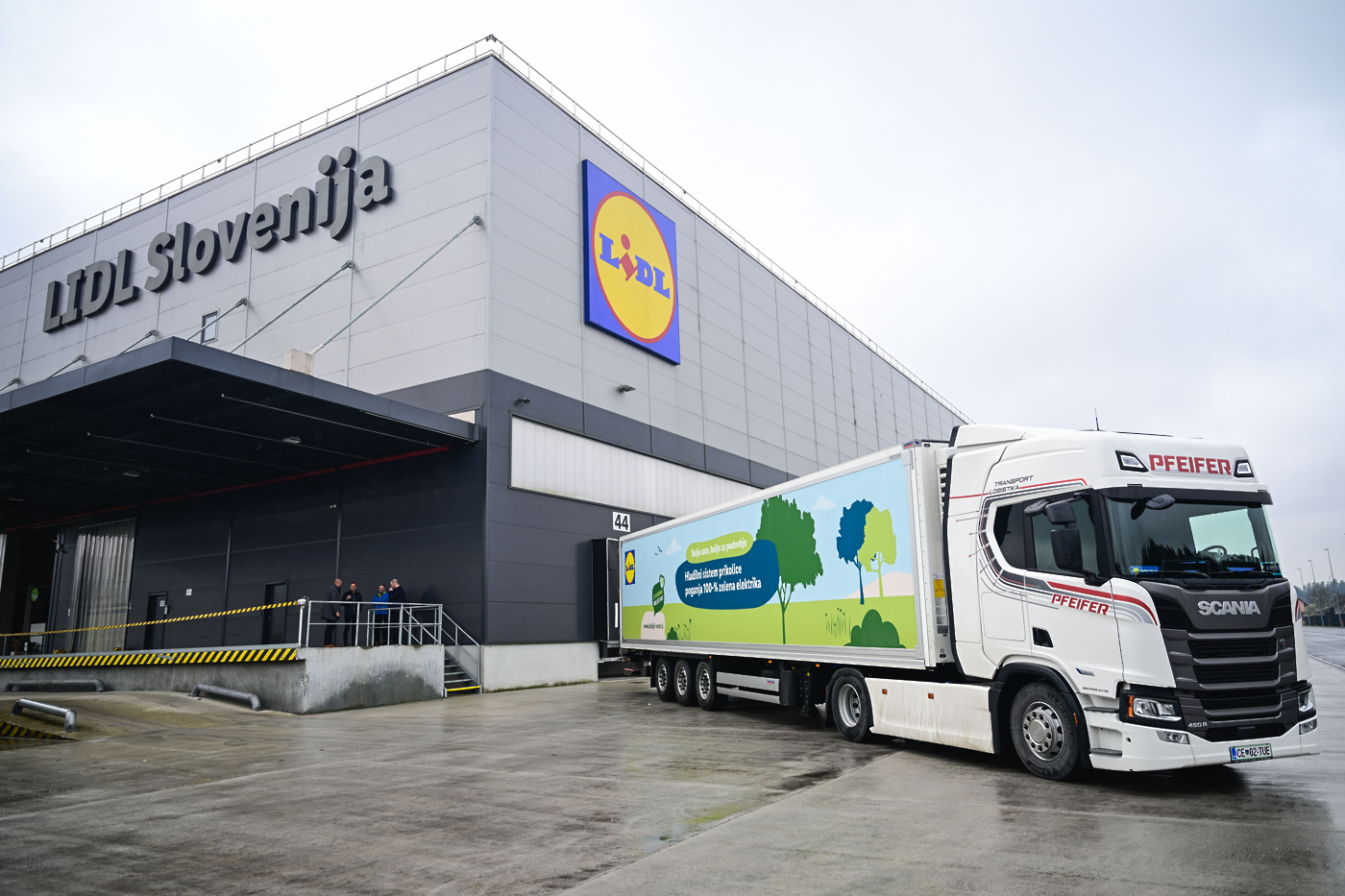 Lidl Slovenija e-polprikolica Schmitz Cargobull